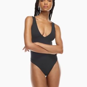 New Babaton v neck  contour bodysuit XS